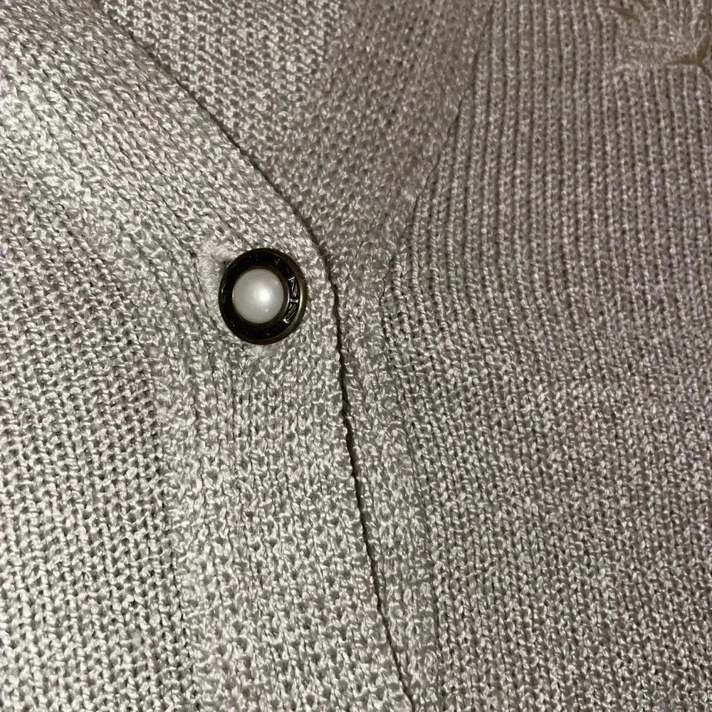 ๐ฅ6/$20 or 10/$40. Future Lady sweater - Picture 4 of 10